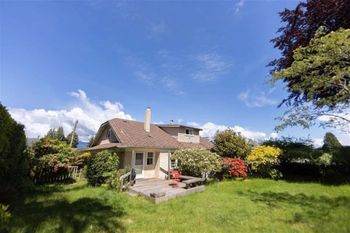 4674 4Th Avenue W, Vancouver, BC - Outdoor