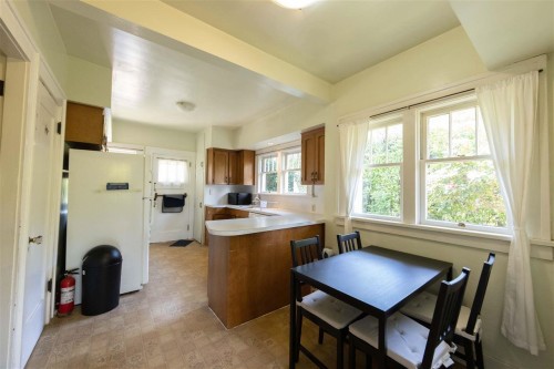 4674 4Th Avenue W, Vancouver, BC - Indoor