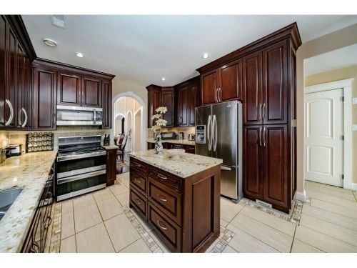 5955 Forglen Drive, Burnaby, BC - Indoor Photo Showing Kitchen