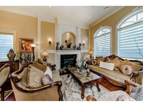 5955 Forglen Drive, Burnaby, BC - Indoor Photo Showing Living Room With Fireplace