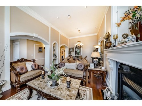 5955 Forglen Drive, Burnaby, BC - Indoor Photo Showing Living Room With Fireplace