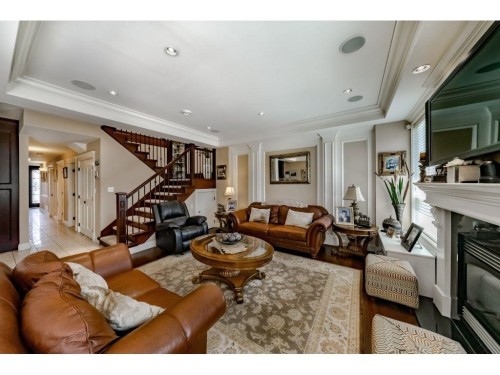 5955 Forglen Drive, Burnaby, BC - Indoor Photo Showing Living Room With Fireplace