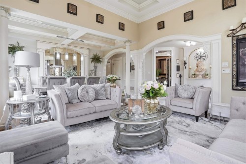 5957 Forglen Drive, Burnaby, BC - Indoor Photo Showing Living Room