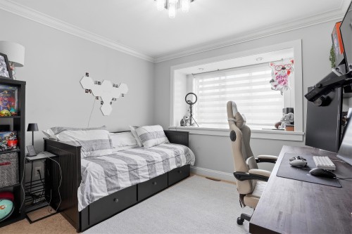 5957 Forglen Drive, Burnaby, BC - Indoor Photo Showing Bedroom