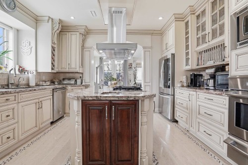 5957 Forglen Drive, Burnaby, BC - Indoor Photo Showing Kitchen With Upgraded Kitchen