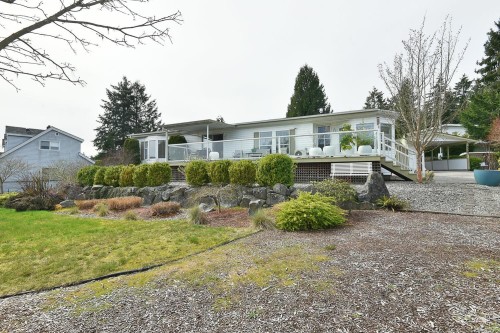 5987 Harbour Way, Sechelt, BC - Outdoor With Deck Patio Veranda