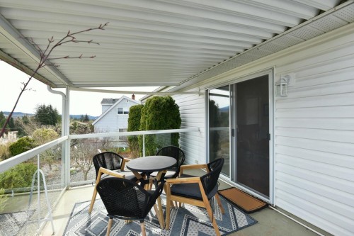 5987 Harbour Way, Sechelt, BC - Outdoor With Deck Patio Veranda With Exterior