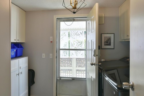 5987 Harbour Way, Sechelt, BC - Indoor Photo Showing Other Room