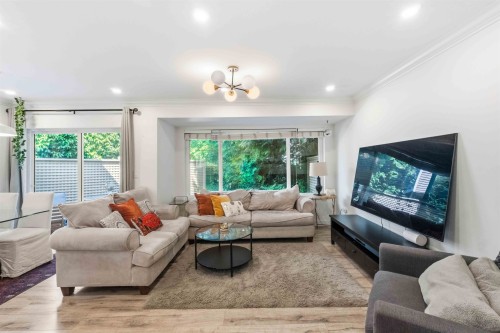 11-7400 Minoru Boulevard, Richmond, BC - Indoor Photo Showing Living Room