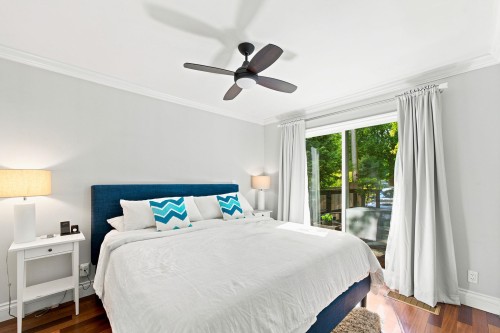 2360 Mackay Avenue, North Vancouver, BC - Indoor Photo Showing Bedroom