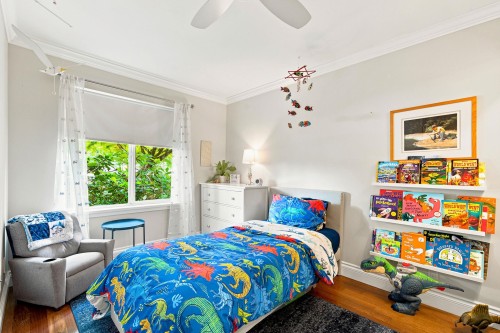 2360 Mackay Avenue, North Vancouver, BC - Indoor Photo Showing Bedroom