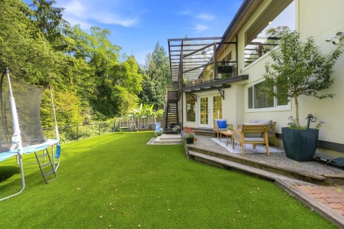 2360 Mackay Avenue, North Vancouver, BC - Outdoor