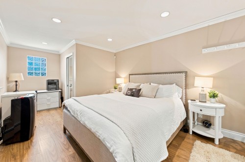 2360 Mackay Avenue, North Vancouver, BC - Indoor Photo Showing Bedroom