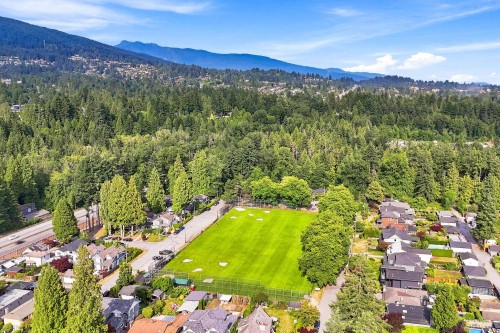 2360 Mackay Avenue, North Vancouver, BC - Outdoor With View