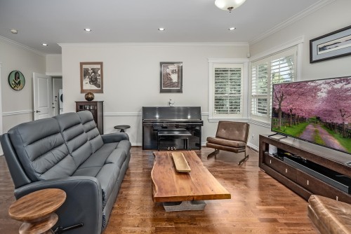 5379 Wellburn Drive, Delta, BC - Indoor Photo Showing Living Room