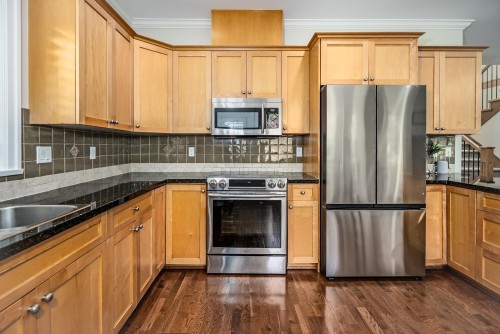 5379 Wellburn Drive, Delta, BC - Indoor Photo Showing Kitchen