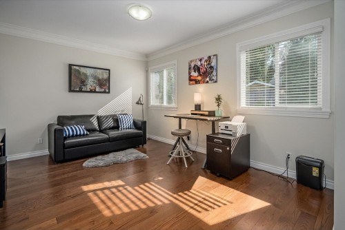 5379 Wellburn Drive, Delta, BC - Indoor Photo Showing Living Room