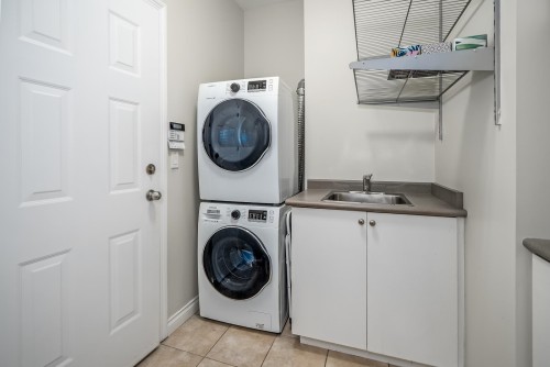 5379 Wellburn Drive, Delta, BC - Indoor Photo Showing Laundry Room
