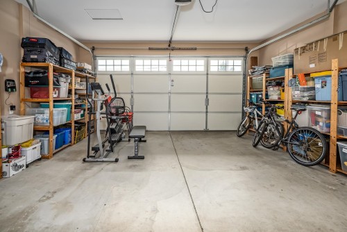 5379 Wellburn Drive, Delta, BC - Indoor Photo Showing Garage