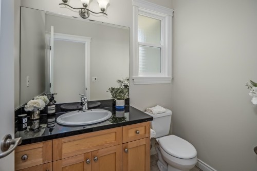 5379 Wellburn Drive, Delta, BC - Indoor Photo Showing Bathroom