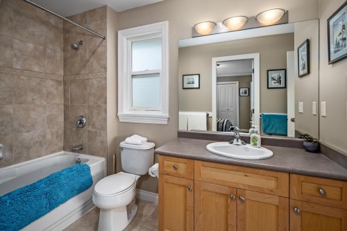 5379 Wellburn Drive, Delta, BC - Indoor Photo Showing Bathroom
