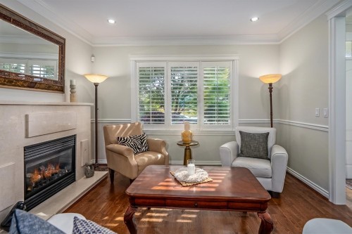 5379 Wellburn Drive, Delta, BC - Indoor Photo Showing Living Room With Fireplace