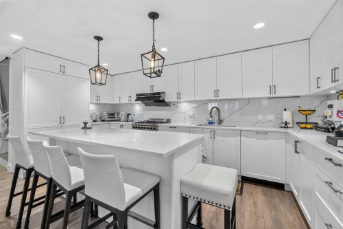 451 63Rd Avenue W, Vancouver, BC - Indoor Photo Showing Kitchen With Upgraded Kitchen
