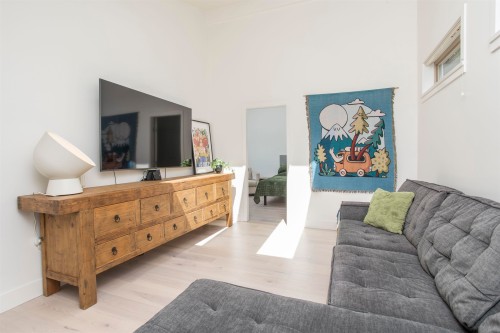 5770 Primrose Place, West Vancouver, BC - Indoor Photo Showing Living Room