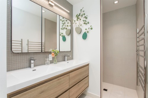 5770 Primrose Place, West Vancouver, BC - Indoor Photo Showing Bathroom