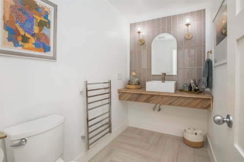 5770 Primrose Place, West Vancouver, BC - Indoor Photo Showing Bathroom