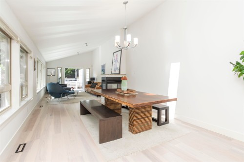 5770 Primrose Place, West Vancouver, BC - Indoor With Fireplace