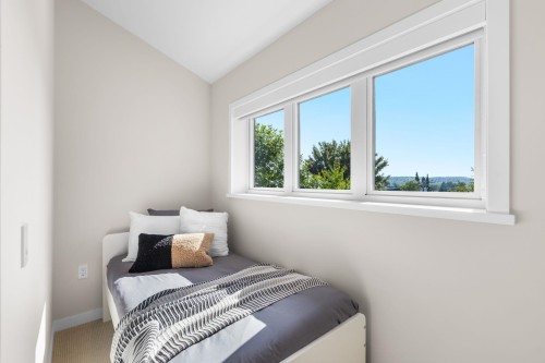 2518 3Rd Avenue W, Vancouver, BC 