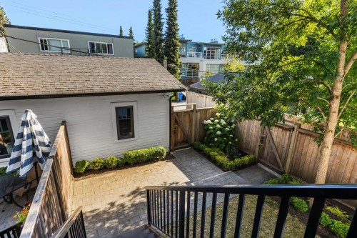 2518 3Rd Avenue W, Vancouver, BC 