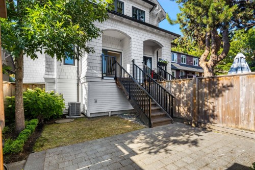 2518 3Rd Avenue W, Vancouver, BC 