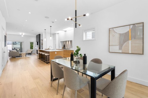 2518 3Rd Avenue W, Vancouver, BC 