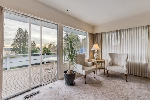 2575 Queens Avenue, West Vancouver, BC - Indoor