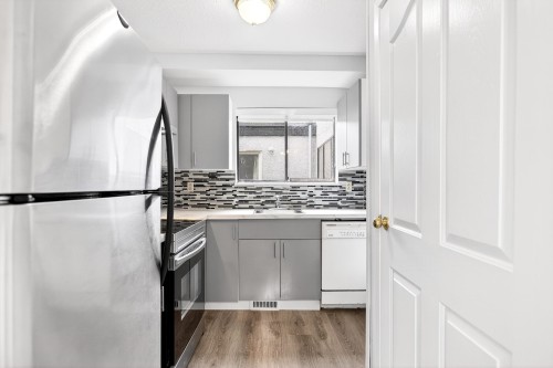 3008 Firbrook Place, Coquitlam, BC - Indoor Photo Showing Kitchen