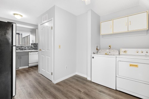 3008 Firbrook Place, Coquitlam, BC - Indoor Photo Showing Laundry Room