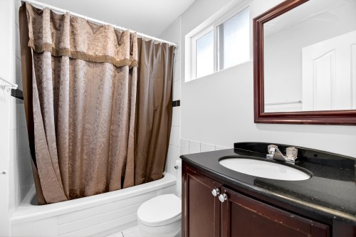 3008 Firbrook Place, Coquitlam, BC - Indoor Photo Showing Bathroom
