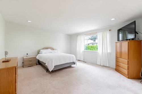 2917 Kalamalka Drive, Coquitlam, BC - Indoor Photo Showing Bedroom