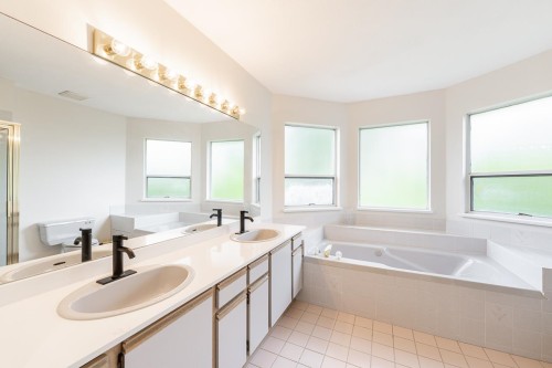 2917 Kalamalka Drive, Coquitlam, BC - Indoor Photo Showing Bathroom