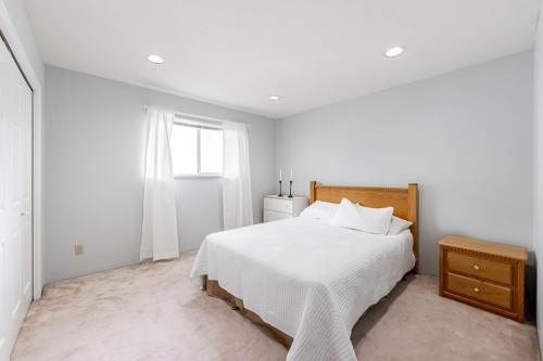 2917 Kalamalka Drive, Coquitlam, BC - Indoor Photo Showing Bedroom