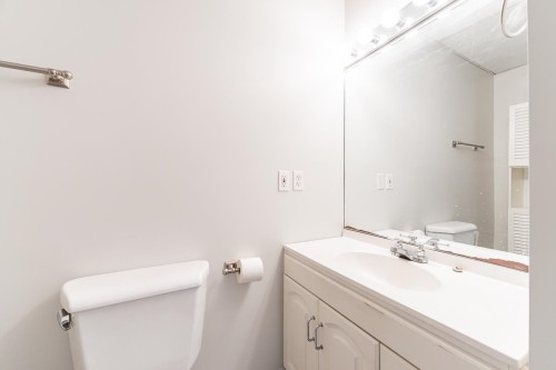 2917 Kalamalka Drive, Coquitlam, BC - Indoor Photo Showing Bathroom
