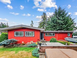 712 Shaw Avenue  Coquitlam, BC V3K 2R6