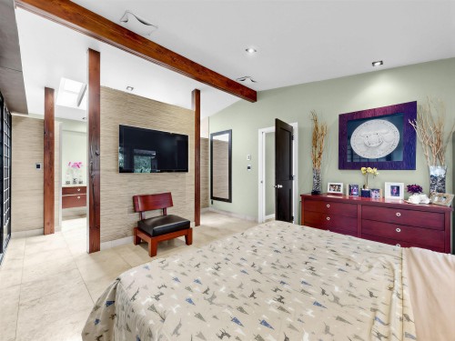 712 Shaw Avenue, Coquitlam, BC - Indoor Photo Showing Bedroom