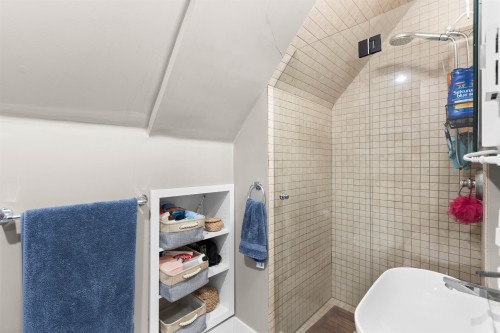 3026 Point Grey Road, Vancouver, BC - Indoor Photo Showing Bathroom