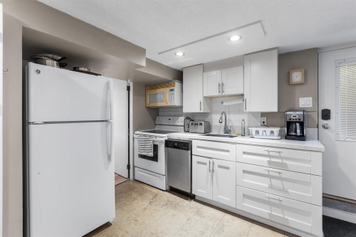 3026 Point Grey Road, Vancouver, BC - Indoor Photo Showing Kitchen