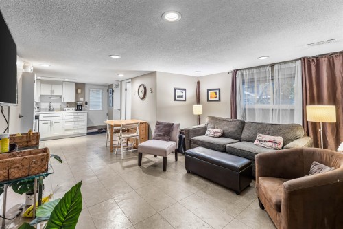 3026 Point Grey Road, Vancouver, BC - Indoor Photo Showing Living Room