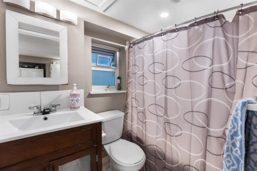 3026 Point Grey Road, Vancouver, BC - Indoor Photo Showing Bathroom