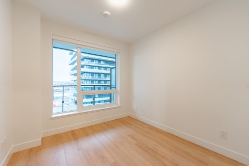 902-7977 Lansdowne Road, Richmond, BC - Indoor Photo Showing Other Room